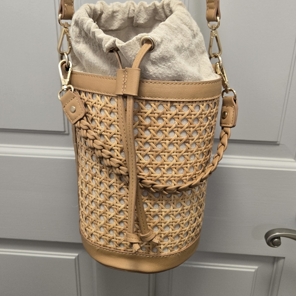 Tommy Bahama Tan Woven Bucket Shoulder Bag with Cream Liner